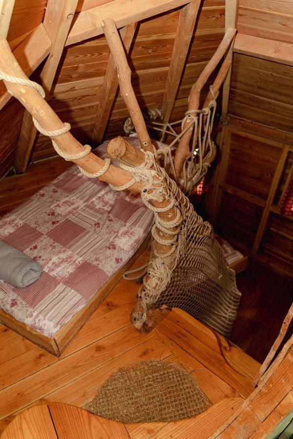 Cabane Perchee Dans Les Arbres Saint-Hilaire-en-Morvan 외부 사진